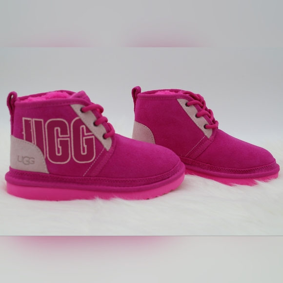 Youth Girls (1) Pink UGG K Neumel Graphic Outline Boots - Picture 8 of 8